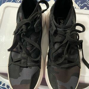 Pajar Women’s Camouflage Sneakers 37 (6-6.5)